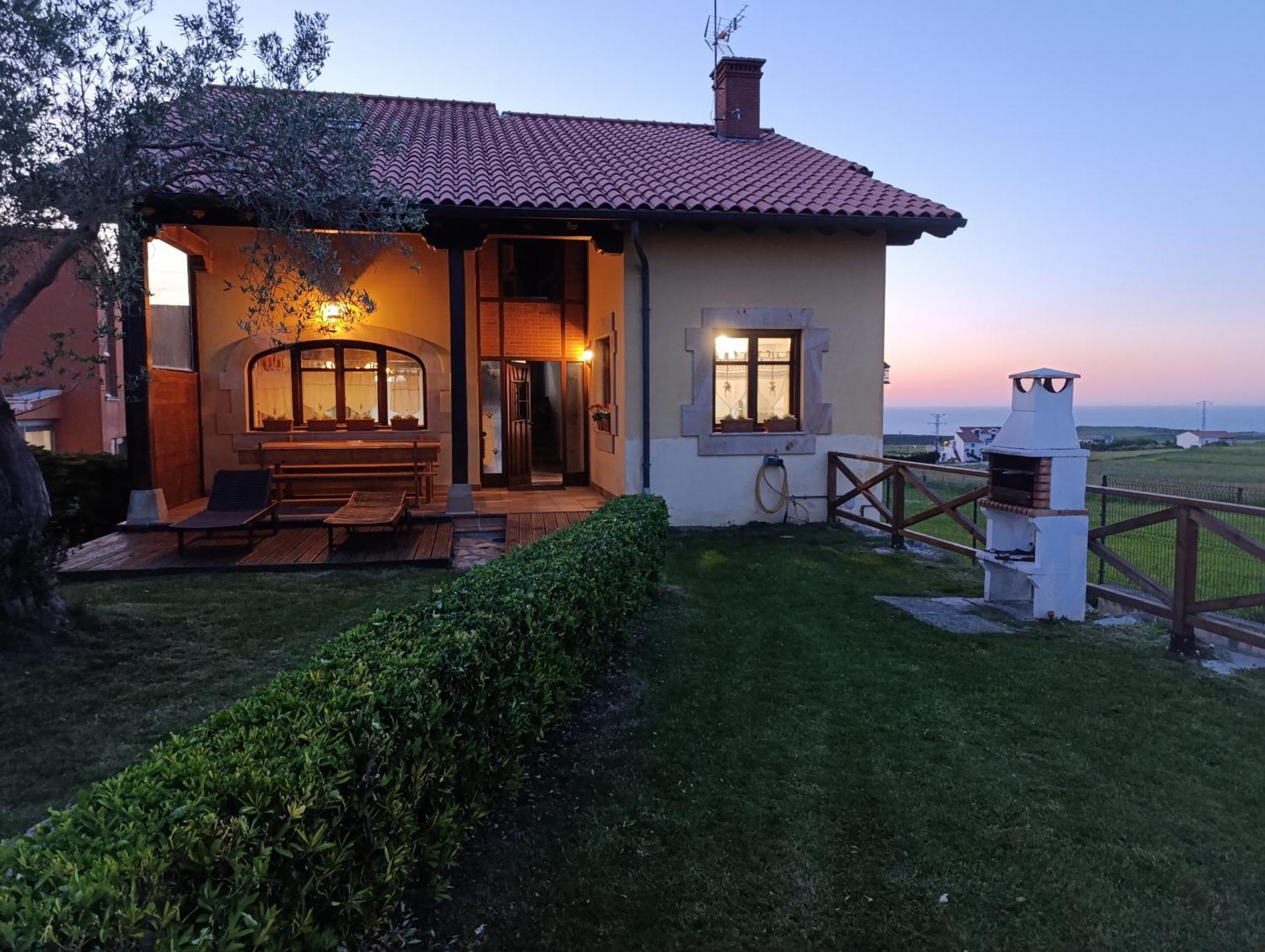 La Quimera Liencres Buitenkant foto